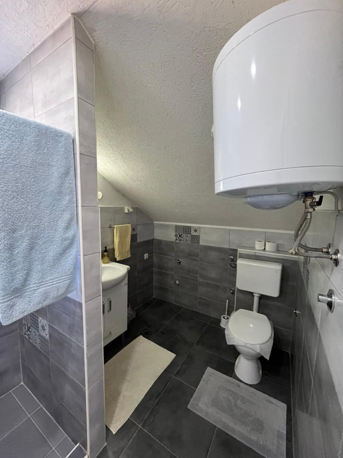 Apartman All Seasons Hotonj Exterior photo