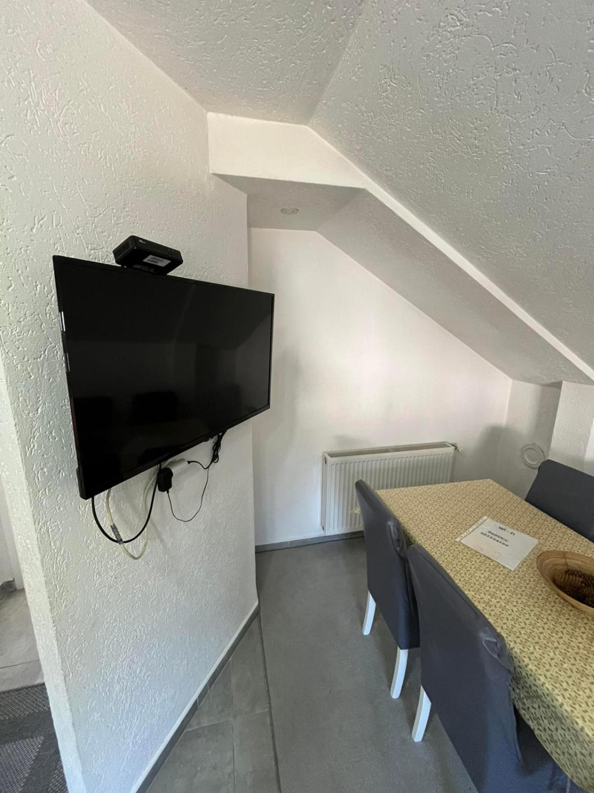 Apartman All Seasons Hotonj Exterior photo