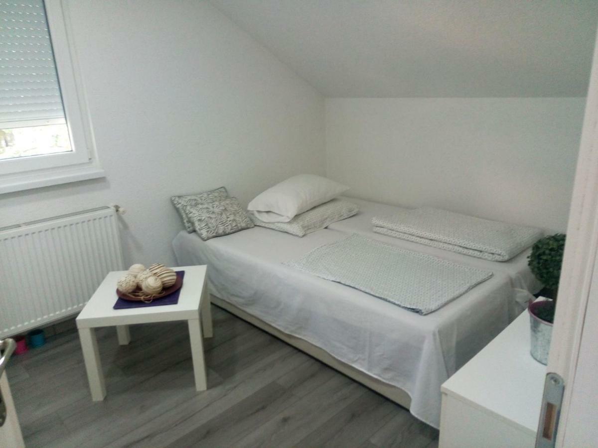 Apartman All Seasons Hotonj Exterior photo